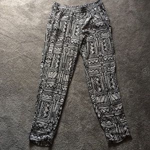 H&M Aztec pants black white cropped